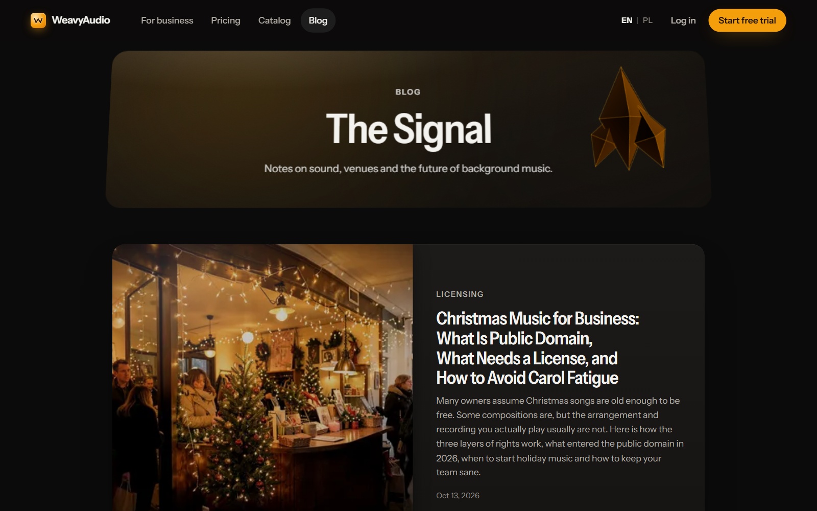 Banner del blog The Signal y el artículo destacado de Licensing sobre música navideña para negocios junto a una foto de una tienda
